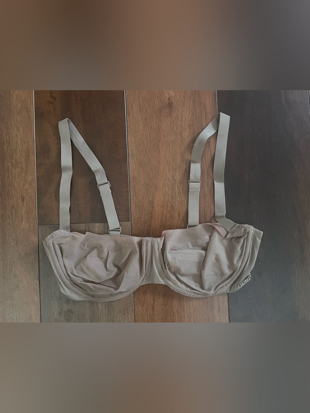 SKIMS No Show Molded Unlined Balconette Bra in Sienna Brown | size 34C | NWT